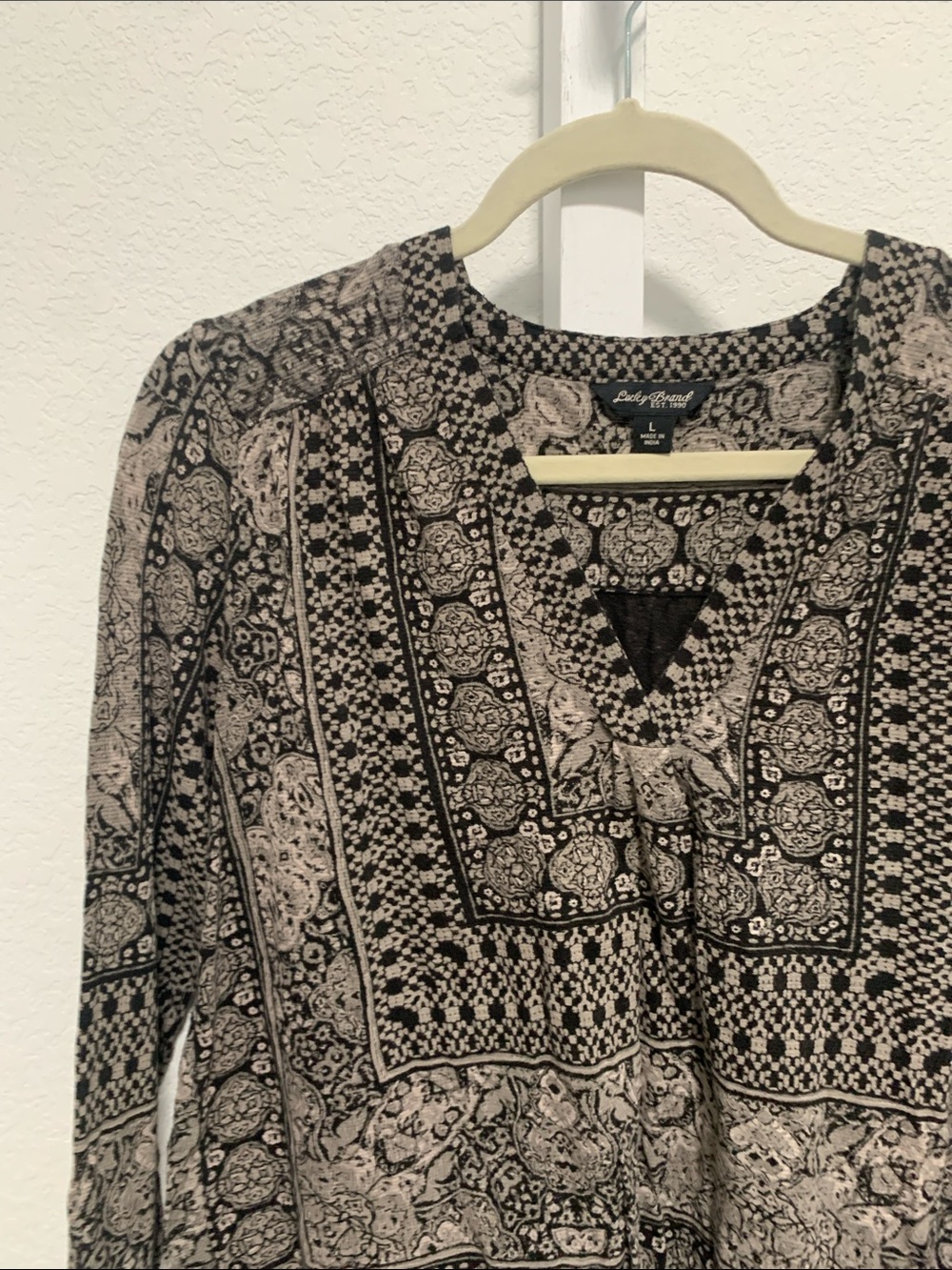 Lucky Brand Boho Print V-Neck Long Sleeve Top - Picture 3 of 7